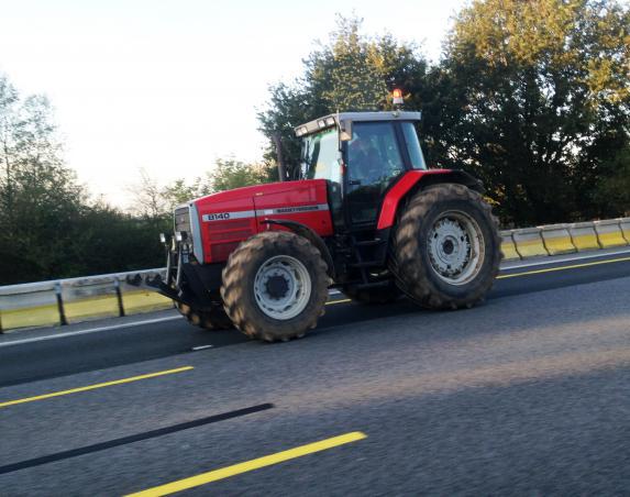 Un simple permis B pour conduire les tracteurs et machines agricoles
